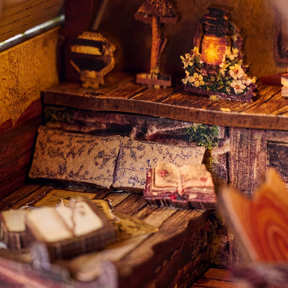 DIY Book Nook Kit: Woodland Daisy Cabin